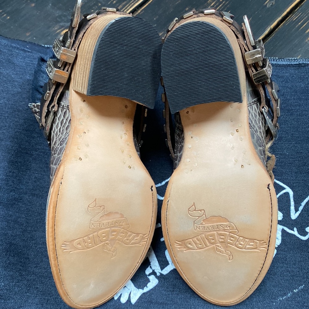 Freebird Slade in Stone Croco - Picture 12 of 13